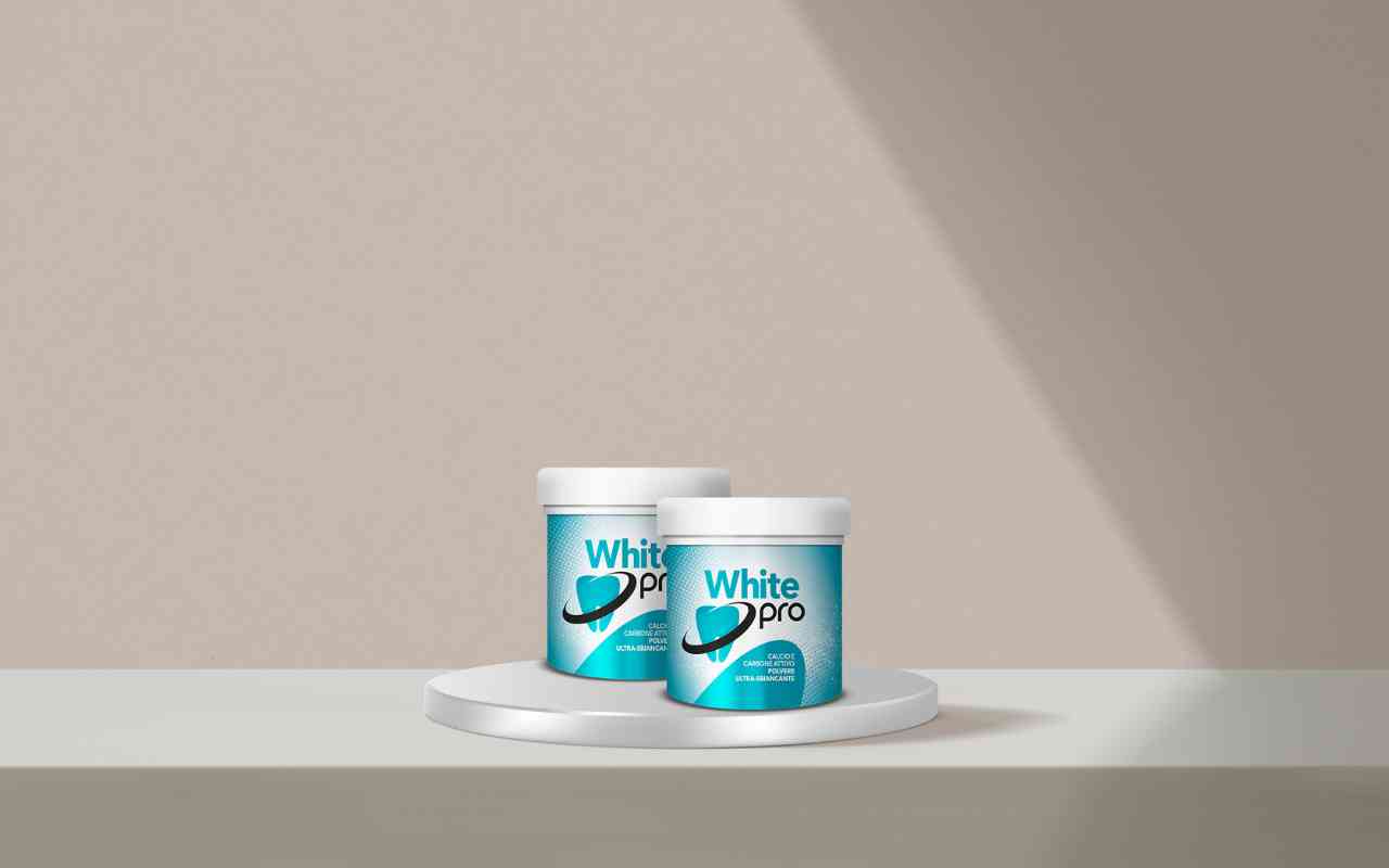 Sbianca i denti a casa in sicurezza: prova White Pro per un sorriso luminoso