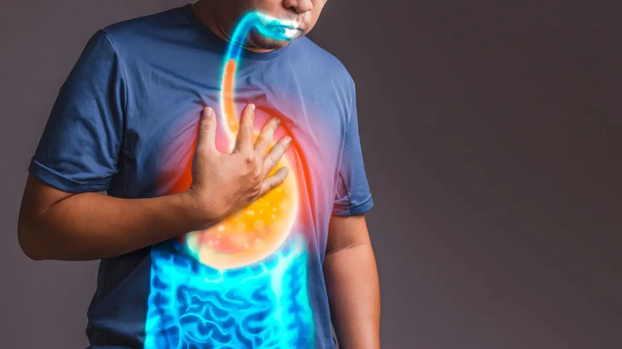 Soffri di gastrite e reflusso? Ecco la dieta quotidiana che ti fa smettere di bruciare